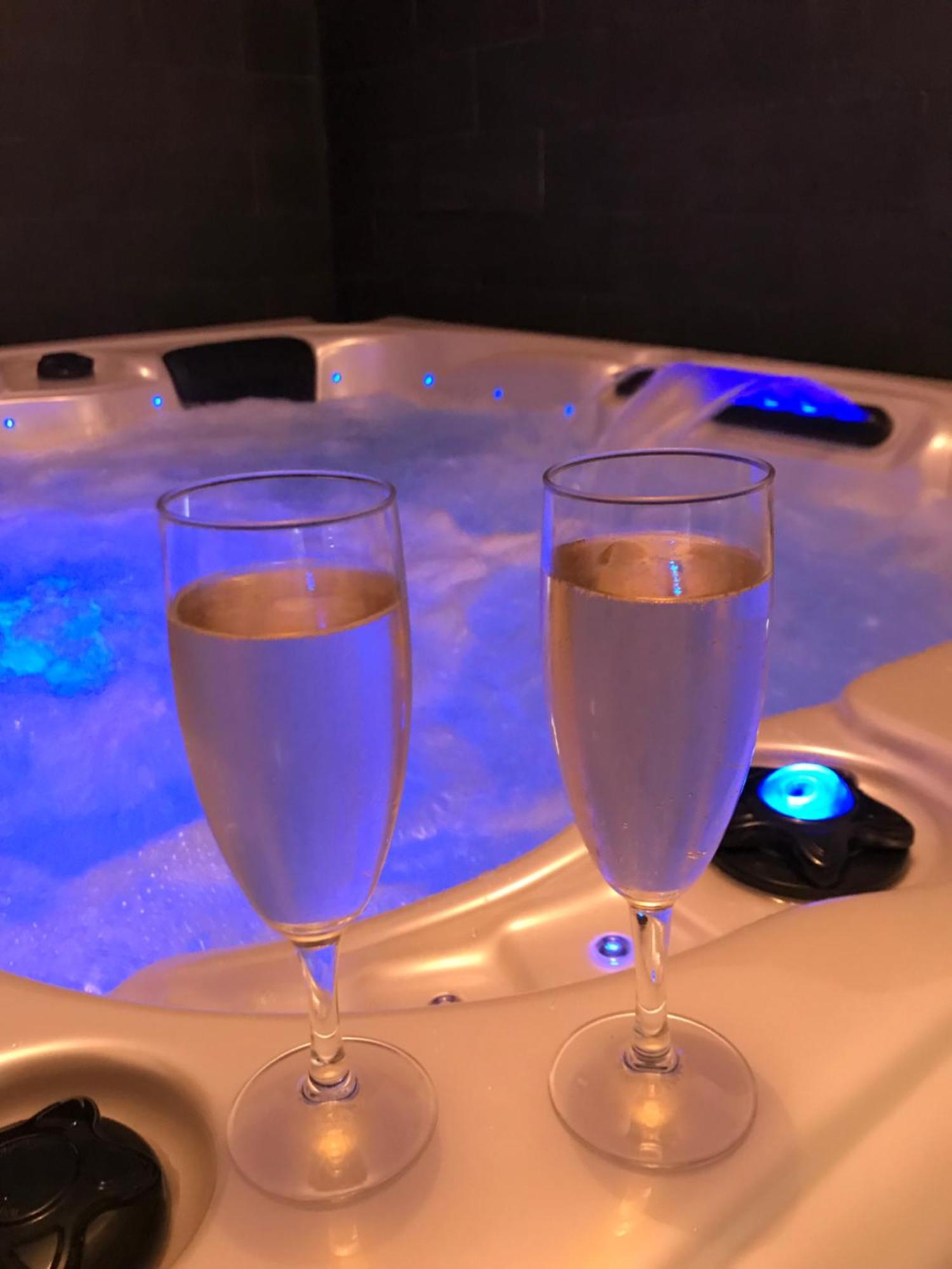 Courtils Le Relais De La Hardiesse 6Km Mont St Michel - Chambres Doubles - Suite Spa Privatif المظهر الخارجي الصورة