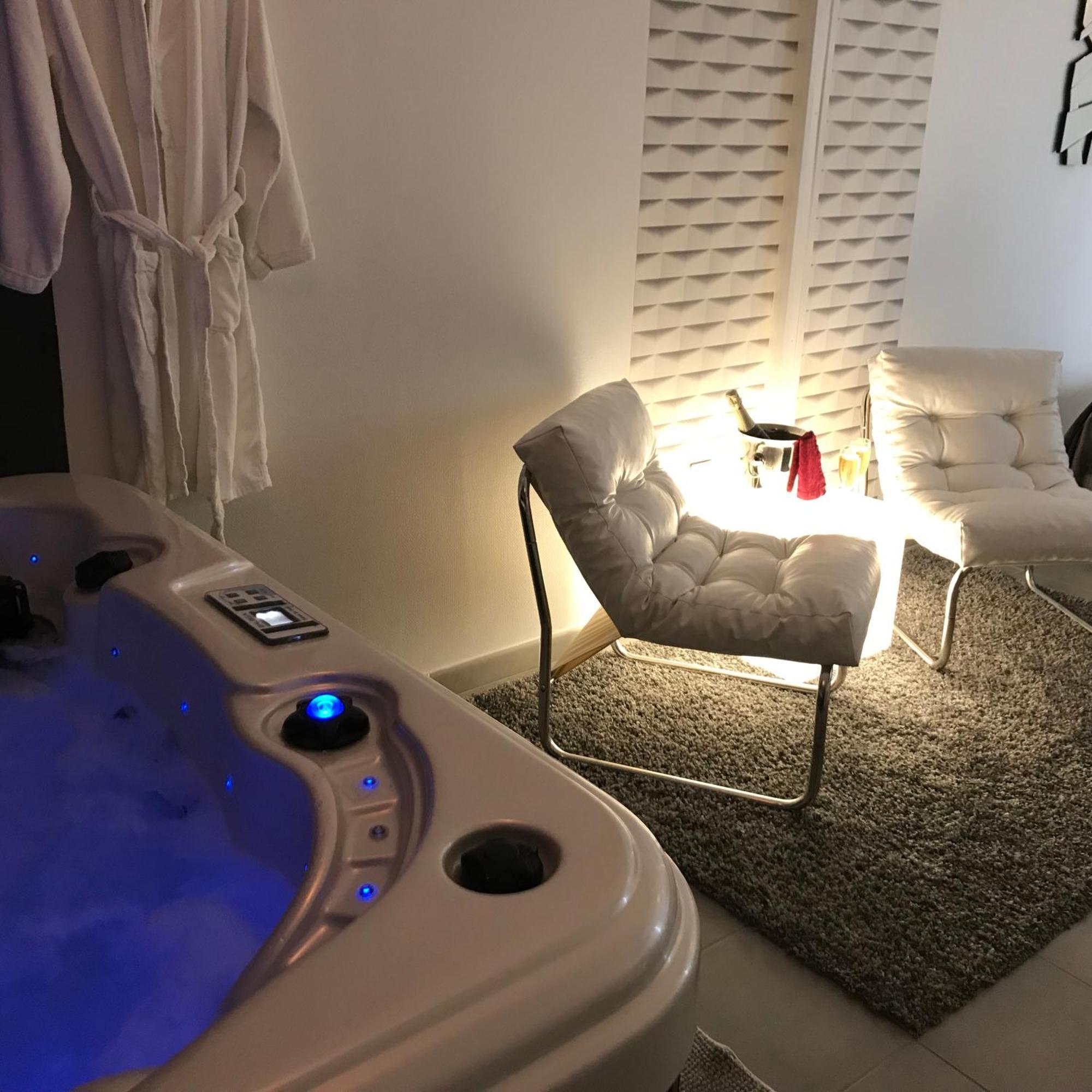 Courtils Le Relais De La Hardiesse 6Km Mont St Michel - Chambres Doubles - Suite Spa Privatif الغرفة الصورة
